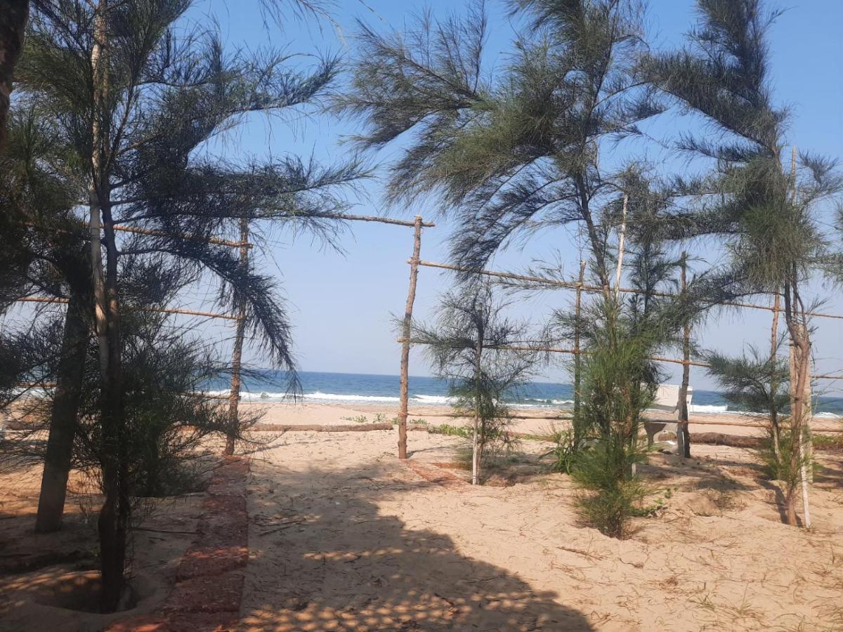 Raapan Beach Resort Mālvan Exteriér fotografie
